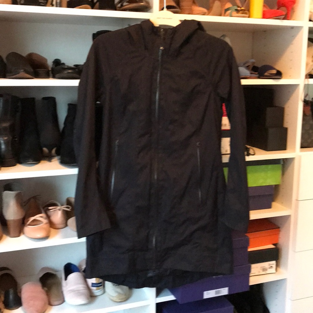 Lululemon raincoat